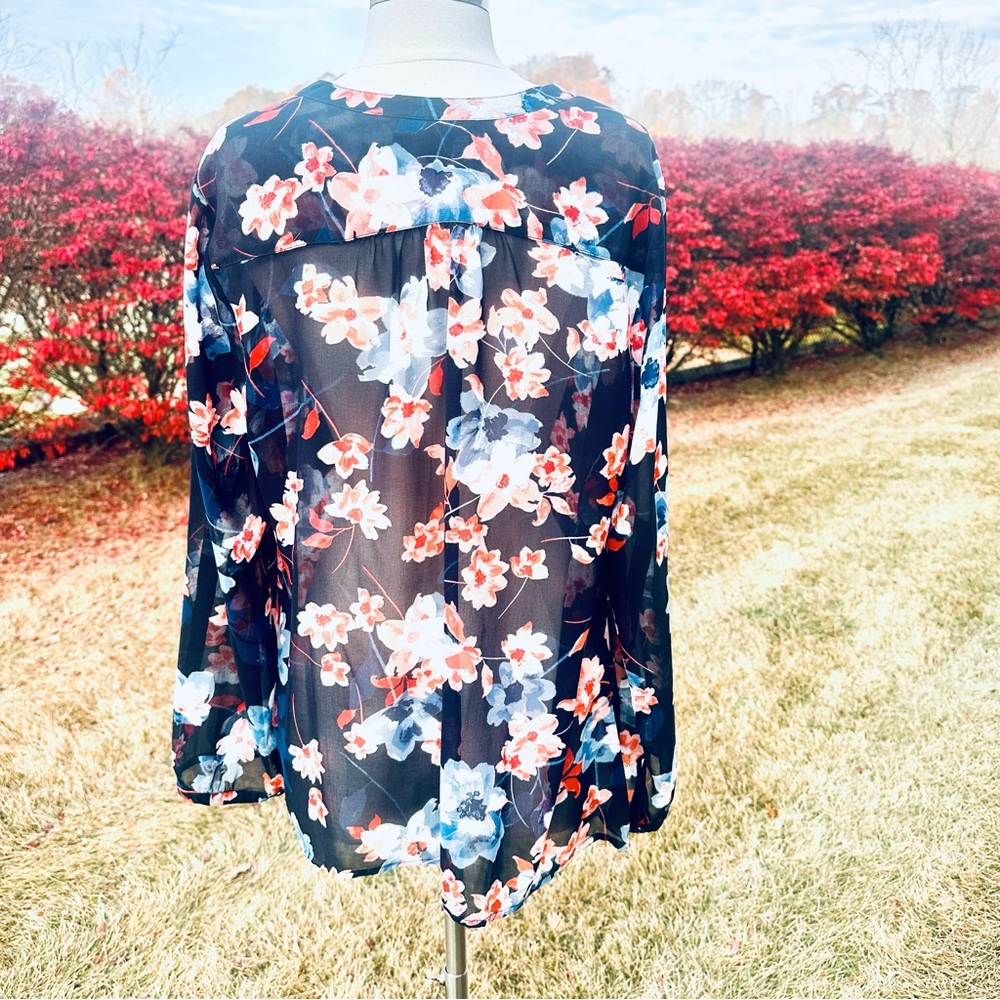 A Pea In The Pod Sheer Floral Button Down Maternity Blouse Size L - Picture 11 of 15